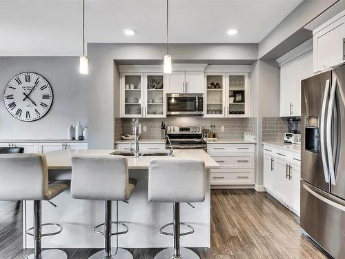 1811 Keene Crescent, Edmonton, AB - Indoor Photo Showing Kitchen With Upgraded Kitchen