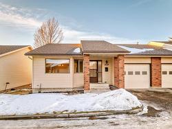 10860 11 Avenue  Edmonton, AB T6J 6H8