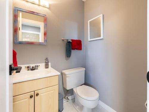 2576 138A Avenue, Edmonton, AB - Indoor Photo Showing Bathroom