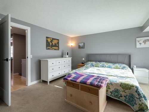 2576 138A Avenue, Edmonton, AB - Indoor Photo Showing Bedroom