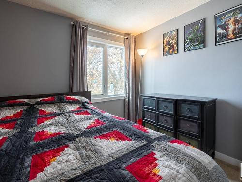 2576 138A Avenue, Edmonton, AB - Indoor Photo Showing Bedroom