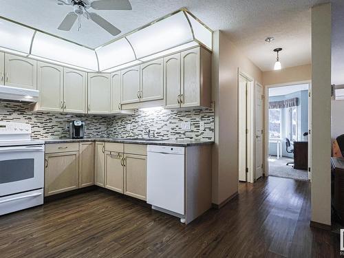 311 10915 21 Avenue, Edmonton, AB - Indoor Photo Showing Kitchen With Upgraded Kitchen