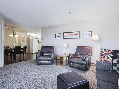 311 10915 21 Avenue, Edmonton, AB - Indoor Photo Showing Living Room