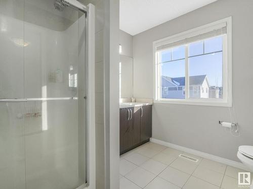 6930 23 Avenue, Edmonton, AB - Indoor Photo Showing Bathroom