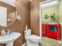 711 89 Street Sw, Edmonton, AB  - Indoor Photo Showing Bathroom 