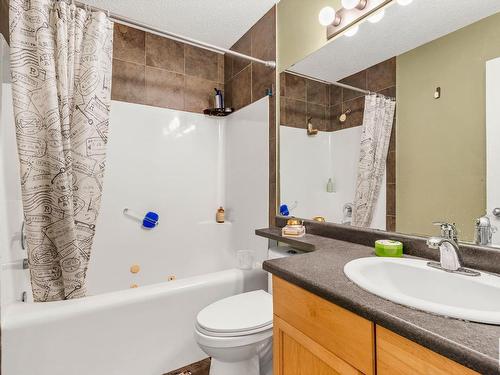 711 89 Street Sw, Edmonton, AB - Indoor Photo Showing Bathroom