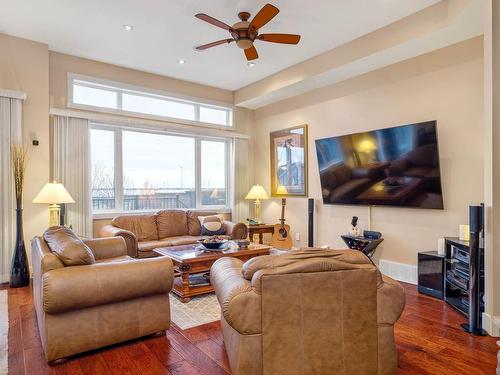 1237 Chahley Landing, Edmonton, AB - Indoor Photo Showing Living Room