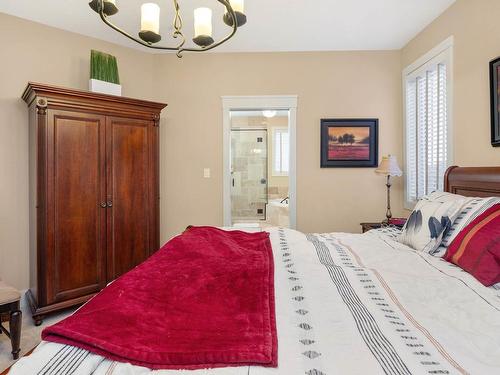 1237 Chahley Landing, Edmonton, AB - Indoor Photo Showing Bedroom