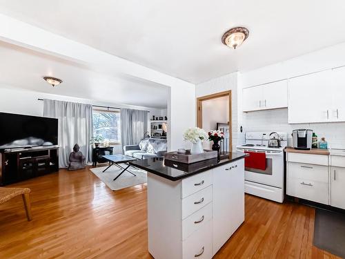 4026 113 Avenue, Edmonton, AB - Indoor Photo Showing Kitchen