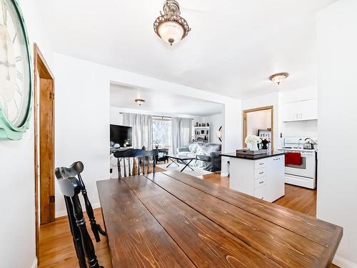 4026 113 Avenue, Edmonton, AB - Indoor Photo Showing Dining Room