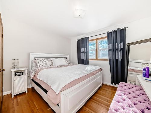 4026 113 Avenue, Edmonton, AB - Indoor Photo Showing Bedroom