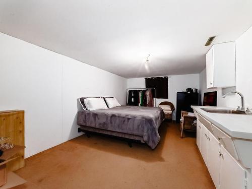 4026 113 Avenue, Edmonton, AB - Indoor Photo Showing Bedroom