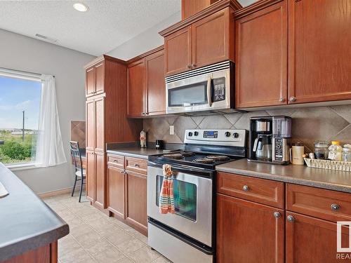 89 13825 155 Avenue, Edmonton, AB - Indoor Photo Showing Kitchen