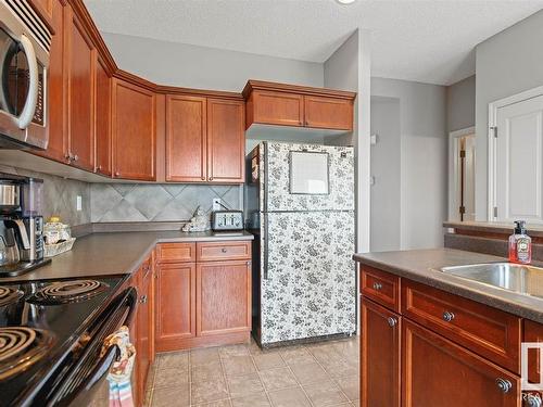 89 13825 155 Avenue, Edmonton, AB - Indoor Photo Showing Kitchen