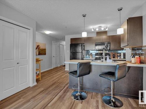 346 1196 Hyndman Road, Edmonton, AB - Indoor Photo Showing Kitchen With Upgraded Kitchen