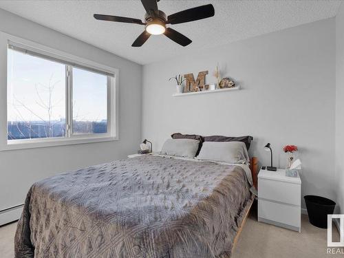 346 1196 Hyndman Road, Edmonton, AB - Indoor Photo Showing Bedroom