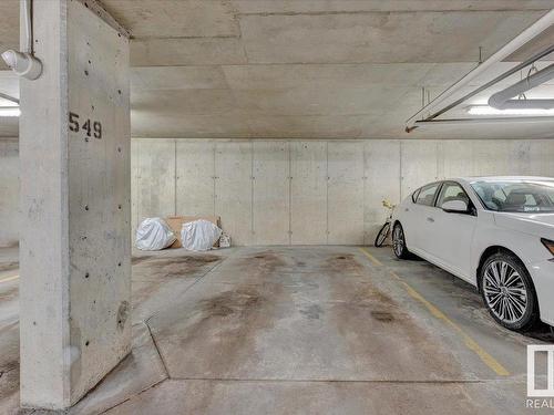 346 1196 Hyndman Road, Edmonton, AB - Indoor Photo Showing Garage