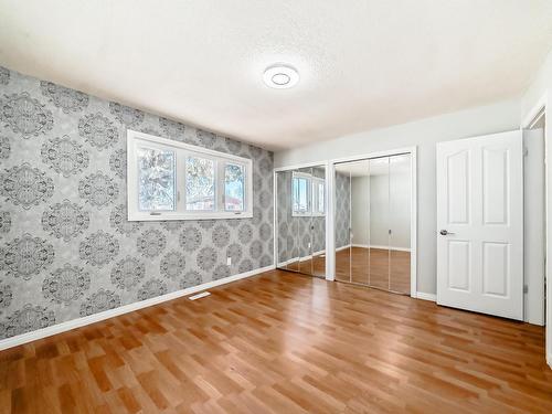 16104 100 Street, Edmonton, AB - Indoor Photo Showing Kitchen