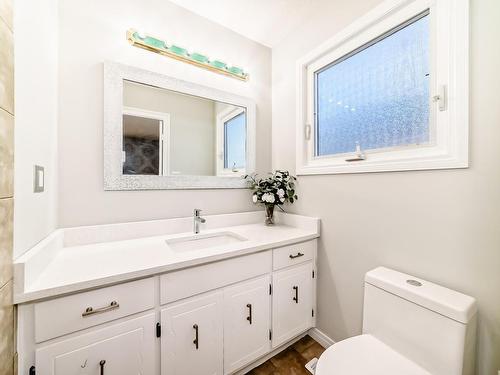 16104 100 Street, Edmonton, AB - Indoor Photo Showing Bathroom