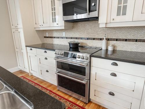 10134 81 Street, Edmonton, AB - Indoor Photo Showing Kitchen