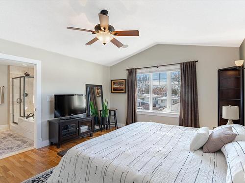 10134 81 Street, Edmonton, AB - Indoor Photo Showing Bedroom