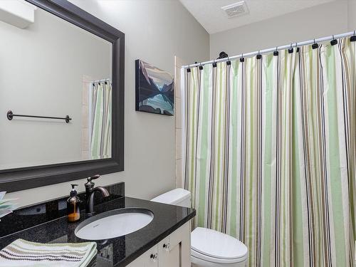 10134 81 Street, Edmonton, AB - Indoor Photo Showing Bathroom