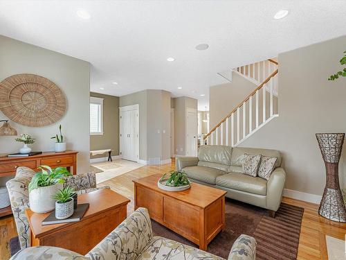 10134 81 Street, Edmonton, AB - Indoor Photo Showing Living Room