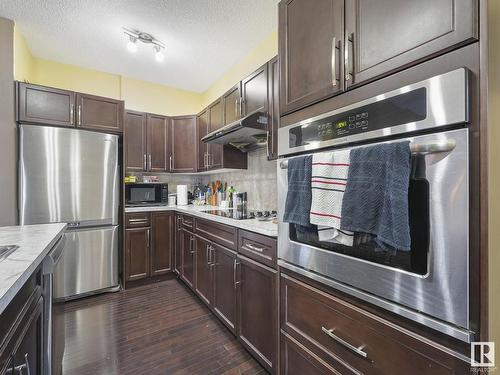 7129 South Terwillegar Drive, Edmonton, AB - Indoor Photo Showing Kitchen