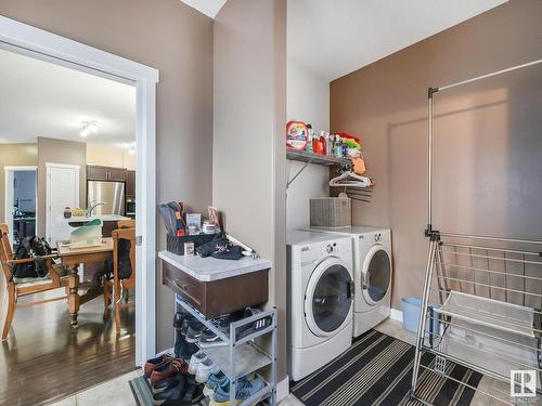 7129 South Terwillegar Drive, Edmonton, AB - Indoor Photo Showing Laundry Room