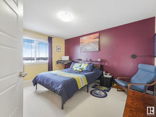 7129 South Terwillegar Drive, Edmonton, AB - Indoor Photo Showing Bedroom