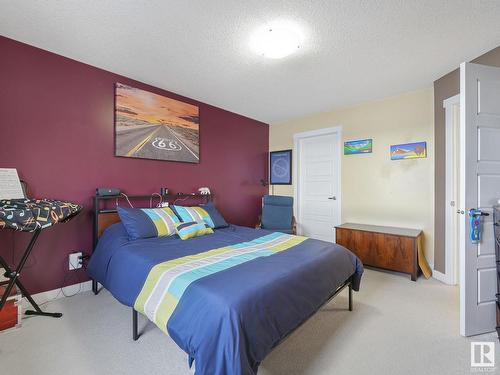 7129 South Terwillegar Drive, Edmonton, AB - Indoor Photo Showing Bedroom