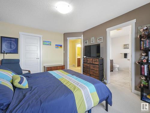 7129 South Terwillegar Drive, Edmonton, AB - Indoor Photo Showing Bedroom