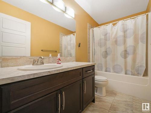 7129 South Terwillegar Drive, Edmonton, AB - Indoor Photo Showing Bathroom