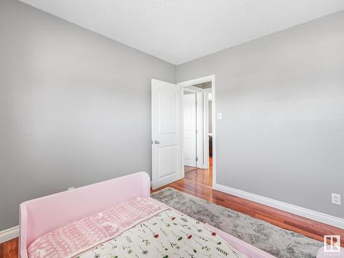 7032 138 Avenue, Edmonton, AB - Indoor Photo Showing Bedroom