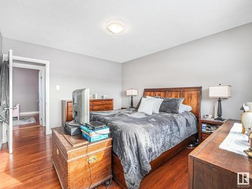 7032 138 Avenue, Edmonton, AB - Indoor Photo Showing Bedroom