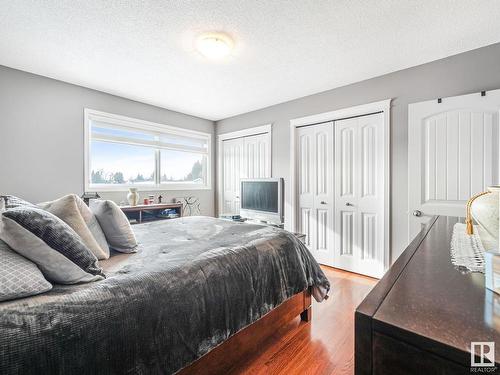 7032 138 Avenue, Edmonton, AB - Indoor Photo Showing Bedroom