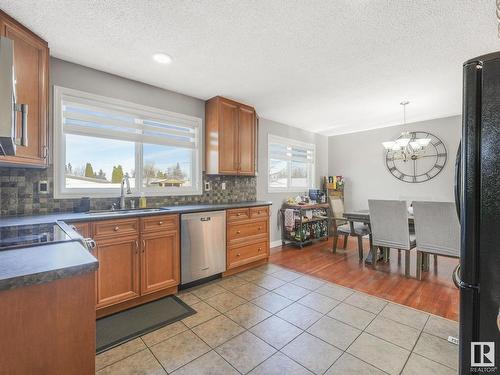 7032 138 Avenue, Edmonton, AB - Indoor