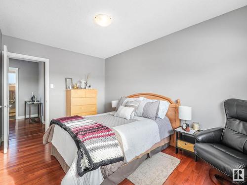 7032 138 Avenue, Edmonton, AB - Indoor Photo Showing Bedroom