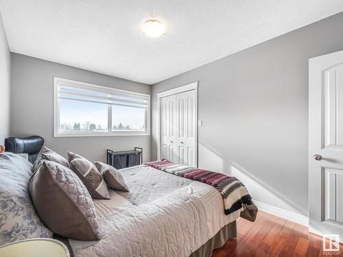 7032 138 Avenue, Edmonton, AB - Indoor Photo Showing Bedroom