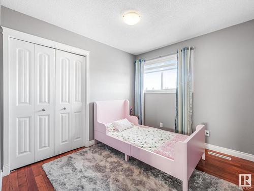 7032 138 Avenue, Edmonton, AB - Indoor Photo Showing Bedroom