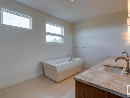 243 Windermere Drive, Edmonton, AB - Indoor Photo Showing Bathroom