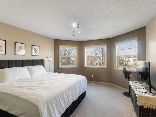 1321 Grant Way, Edmonton, AB - Indoor Photo Showing Bedroom