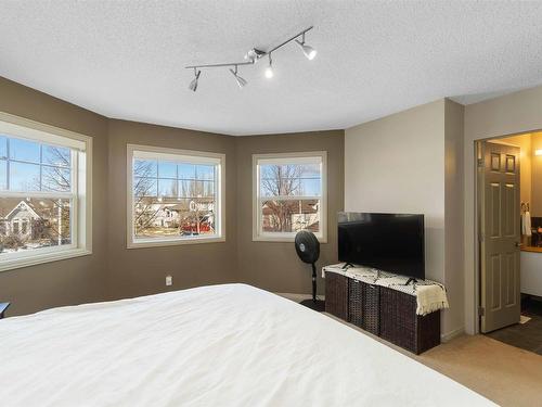 1321 Grant Way, Edmonton, AB - Indoor Photo Showing Bedroom