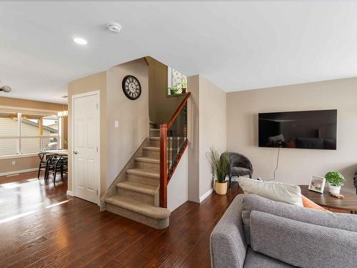 1321 Grant Way, Edmonton, AB - Indoor Photo Showing Living Room