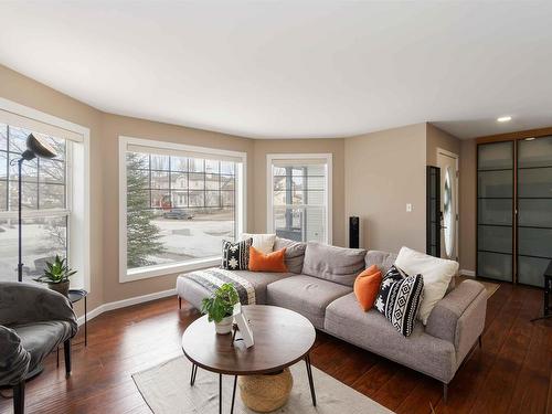 1321 Grant Way, Edmonton, AB - Indoor Photo Showing Living Room