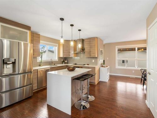 1321 Grant Way, Edmonton, AB - Indoor Photo Showing Kitchen With Upgraded Kitchen