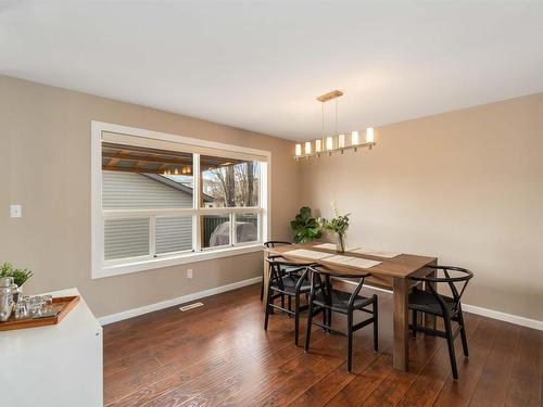 1321 Grant Way, Edmonton, AB - Indoor Photo Showing Dining Room