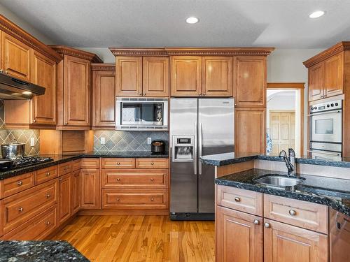 1061 Tory Road, Edmonton, AB - Indoor Photo Showing Kitchen