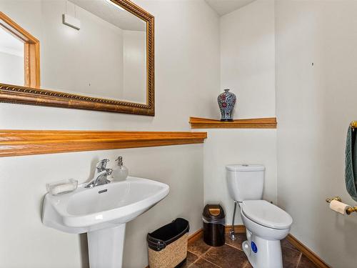 1061 Tory Road, Edmonton, AB - Indoor Photo Showing Bathroom