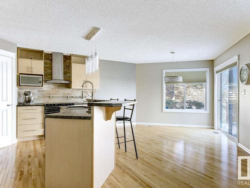 8624 175 Avenue, Edmonton, AB - Indoor Photo Showing Kitchen With Upgraded Kitchen